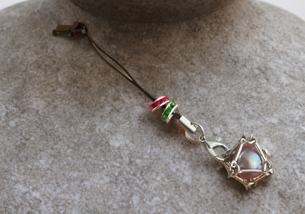 Elegant Edison Pearl USB Lightning Port Charm