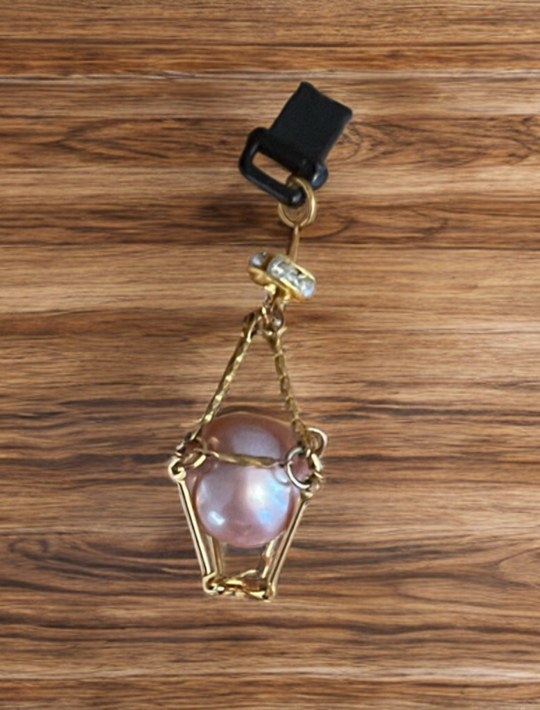 Hand crafted Charm for USB Lightning port Edison Pearl encased in 18k Gold Token Bar Link Cage