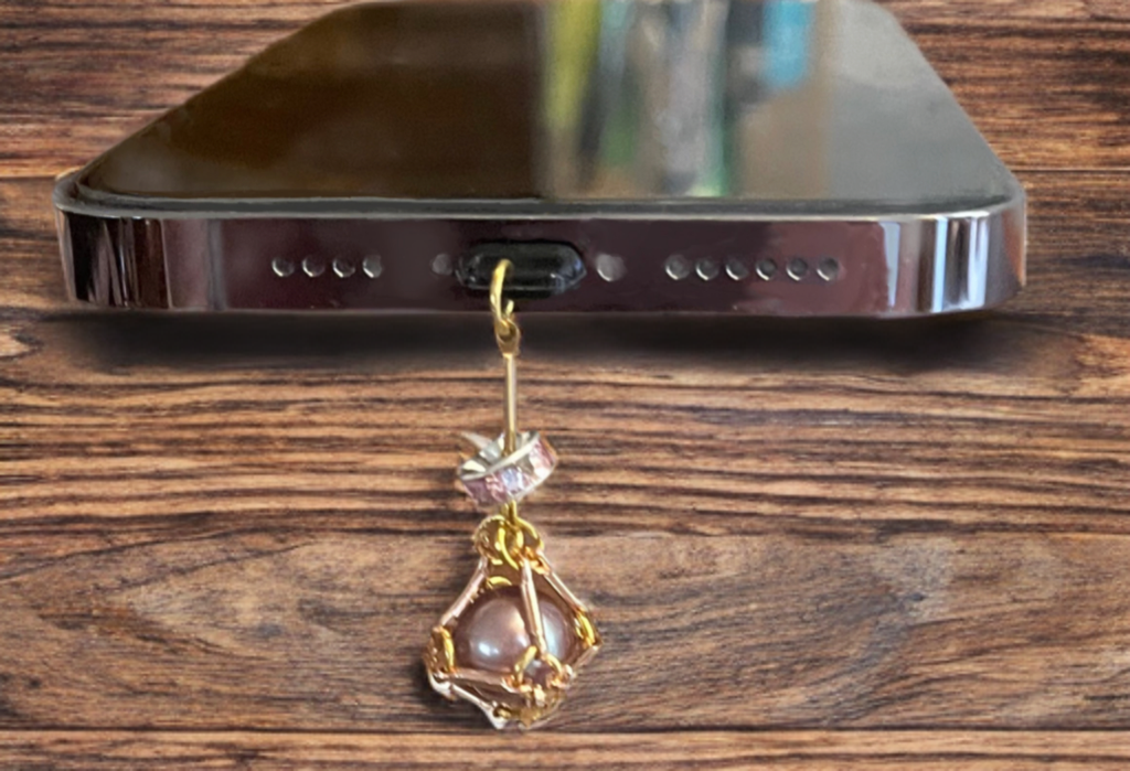Edison Pearl USB Lightning Port Charm – Handmade Gold-Tone & Crystal Accent Design