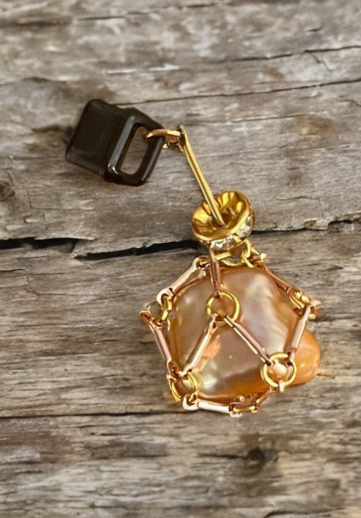 Baroque Pearl USB-C Port Charm – Gold Toned Cage with Crystal Accents