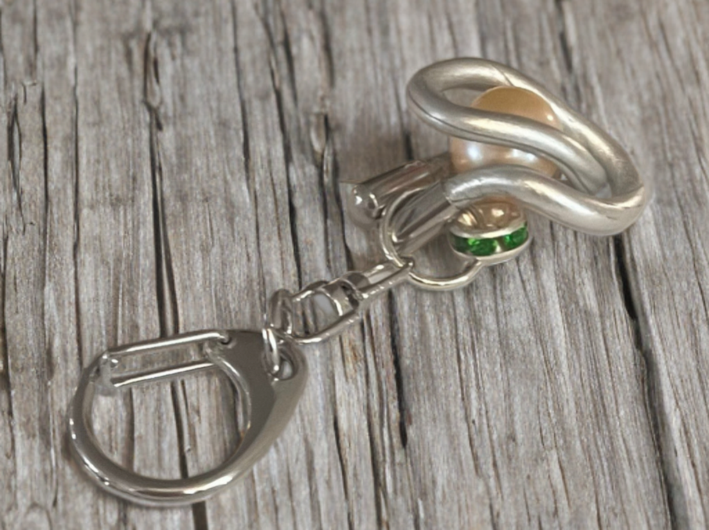 Handcrafted Edison Pearl Keychain with Emerald Crystal Accents
