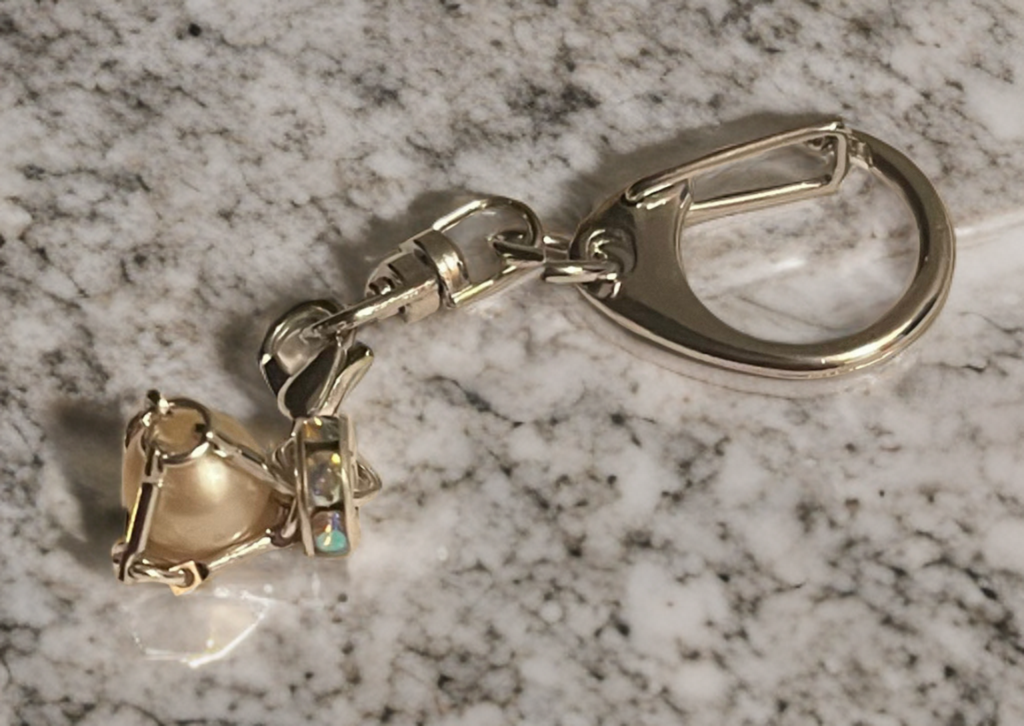 Petite Edison Pearl Handcrafted Charm – Artistic & Chic
