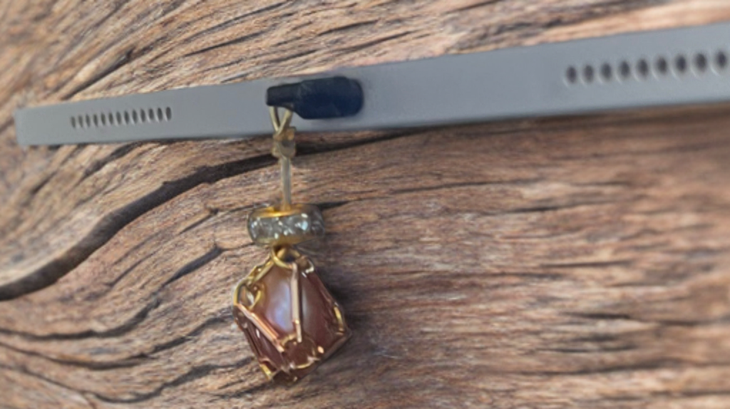 Petite Baroque Button Pearl USB-C Port Charm – Gold Toned Cage with Crystal Accents