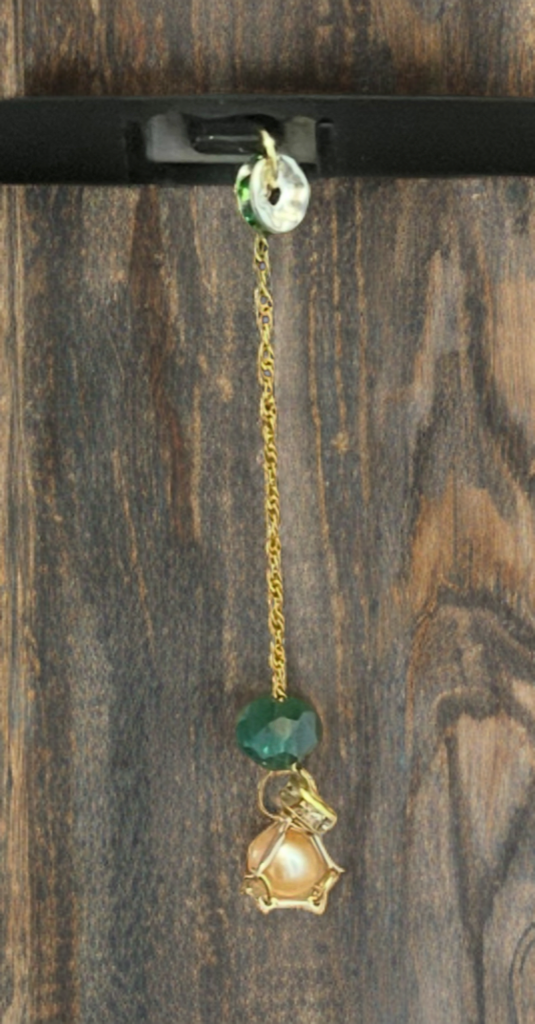 Petite Edison Pearl USB-C Charm – Gold Toned Cage with Emerald Accent