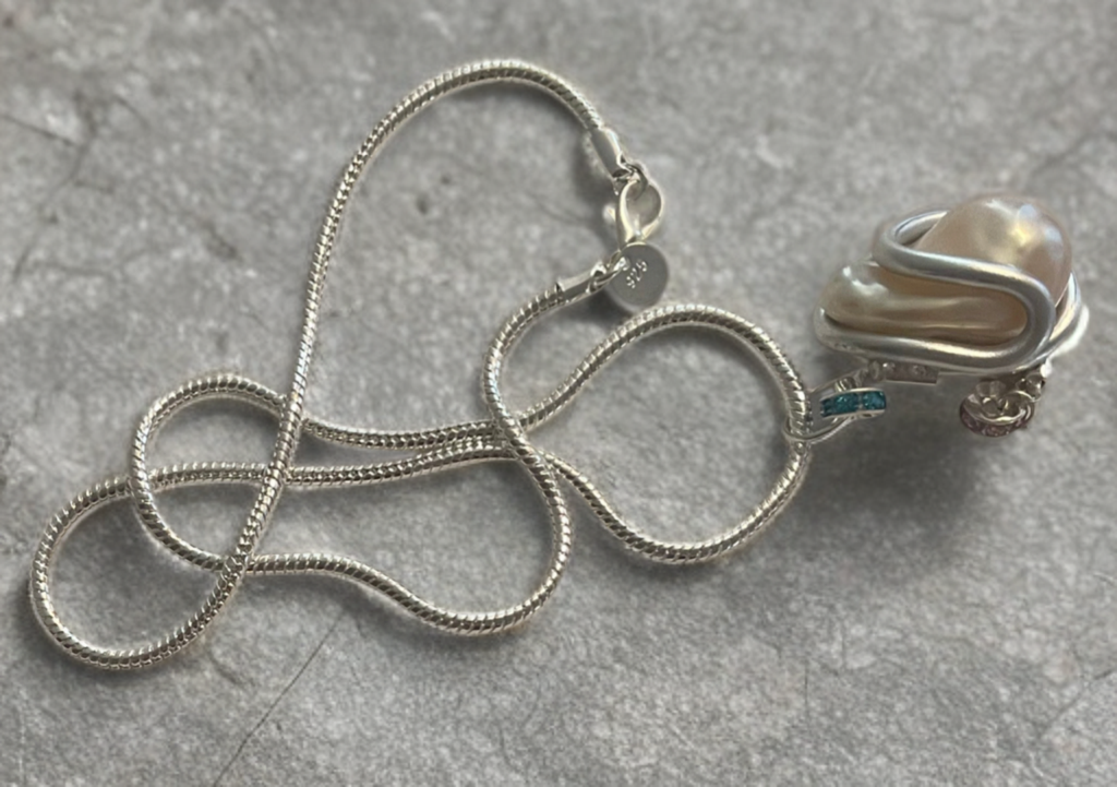 Elegant Baroque Pearl Pendant Necklace – Handcrafted 925 Sterling Silver with Crystal Accents