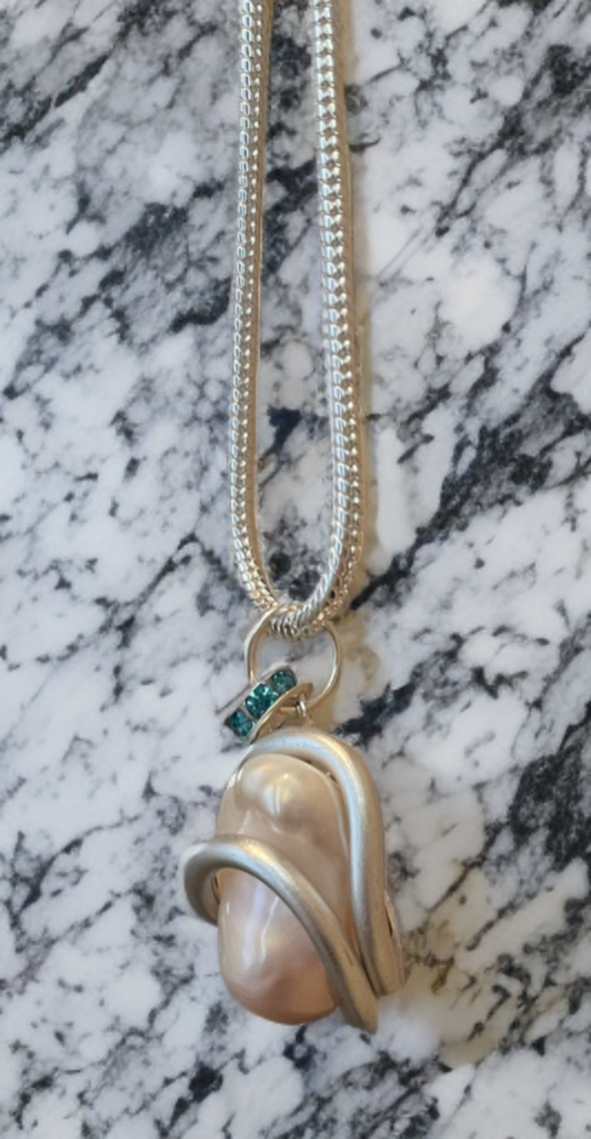 Elegant Baroque Pearl Pendant Necklace – Handcrafted 925 Sterling Silver with Crystal Accents