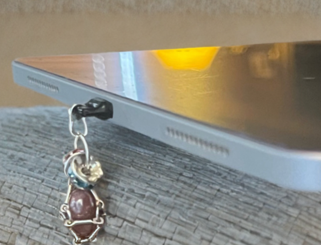 Petite Baroque Pearl USB-C Port Charm
