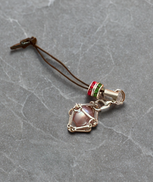 Elegant Edison Pearl USB Lightning Port Charm