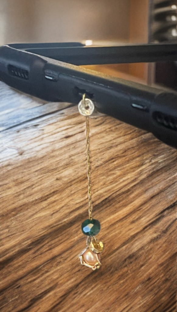 Petite Edison Pearl USB-C Charm – Gold Toned Cage with Emerald Accent