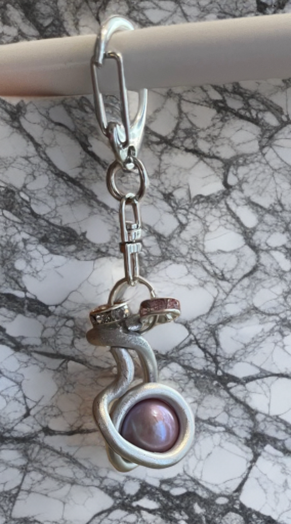 ✨ Handcrafted Edison Pearl Keychain ✨