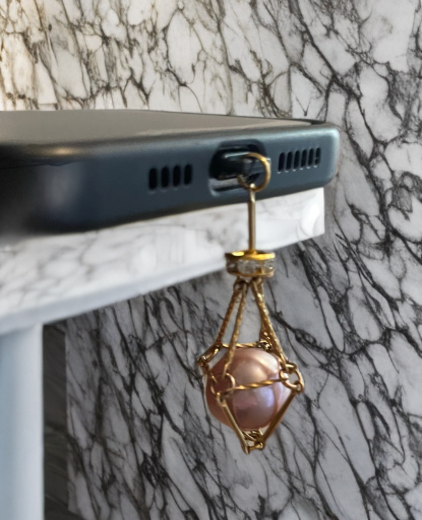Hand crafted Charm for USB Lightning port Edison Pearl encased in 18k Gold Token Bar Link Cage