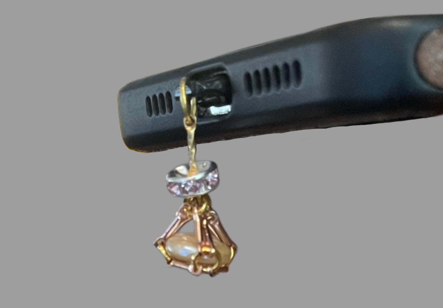 Petite Baroque Button Pearl USB Lightning Port Charm – Gold-Toned Bar Link Cage with Soft Pink Crystal Accent