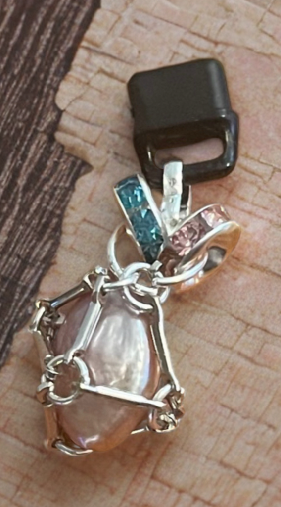 Petite Baroque Pearl USB-C Port Charm