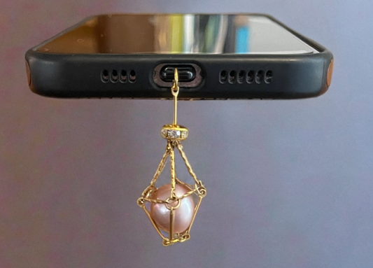 Hand crafted Charm for USB Lightning port Edison Pearl encased in 18k Gold Token Bar Link Cage