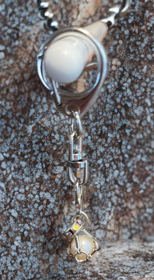 Petite Edison Pearl Handcrafted Charm – Artistic & Chic
