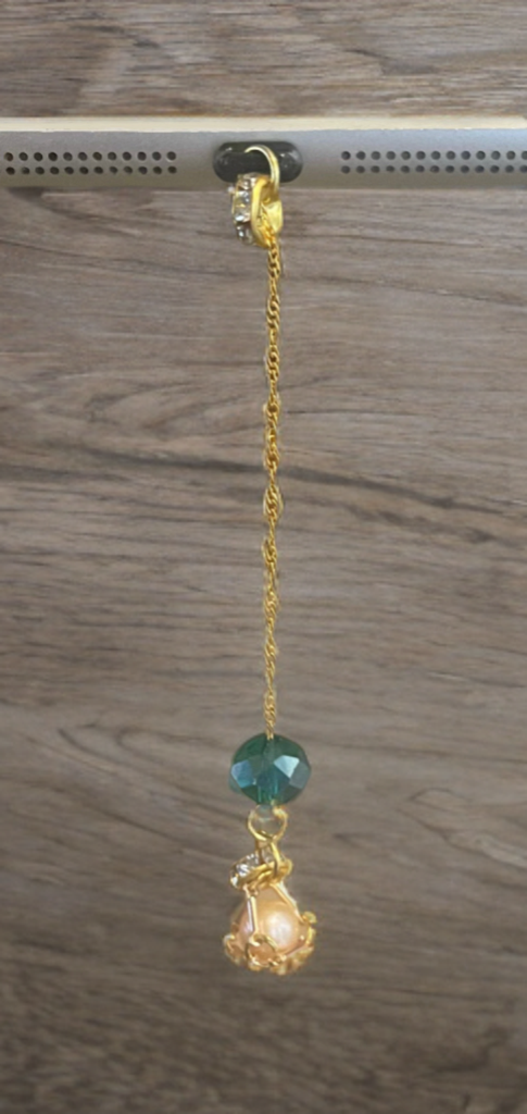 Petite Edison Pearl Lightning Port Charm – Emerald Accent