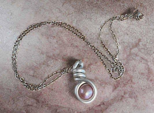 Handmade Edison Pearl Pendant Necklace – Sculpted Wire Wrap in Silver Tone