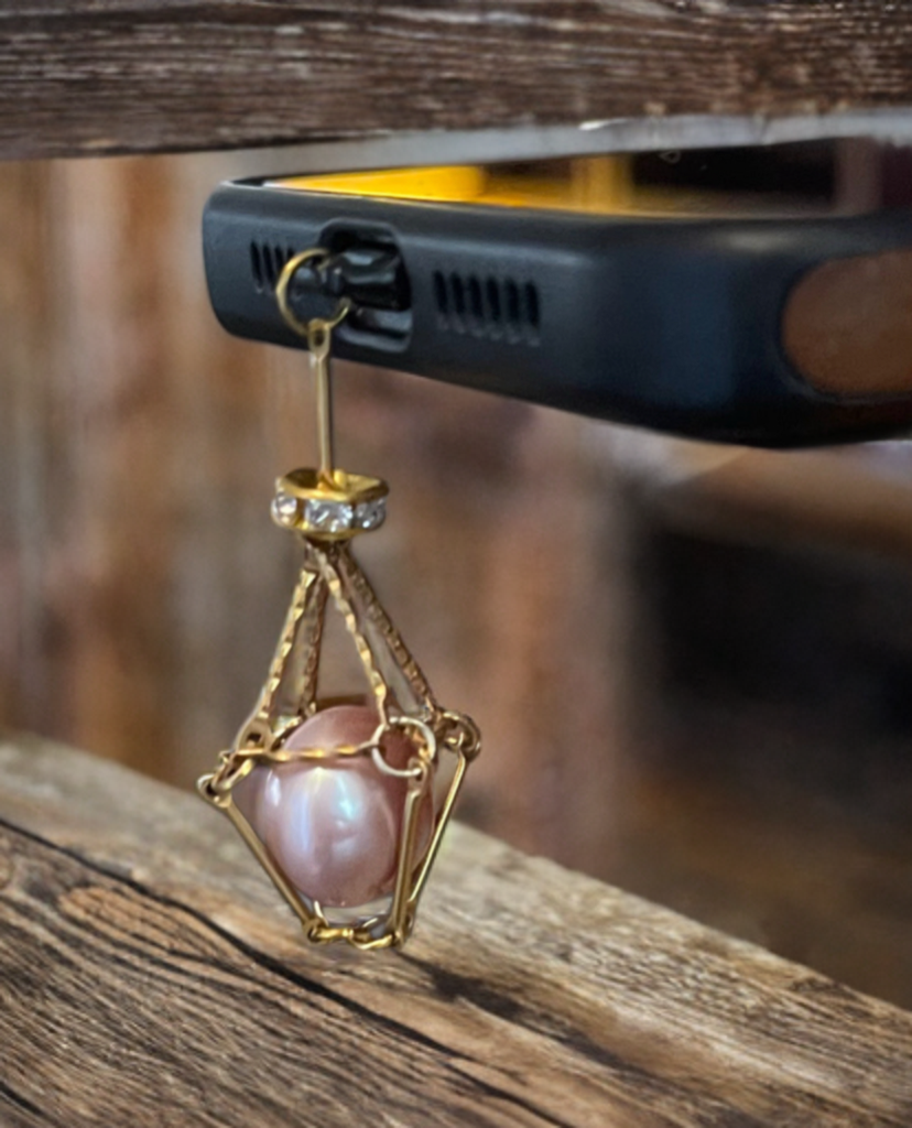 Hand crafted Charm for USB Lightning port Edison Pearl encased in 18k Gold Token Bar Link Cage