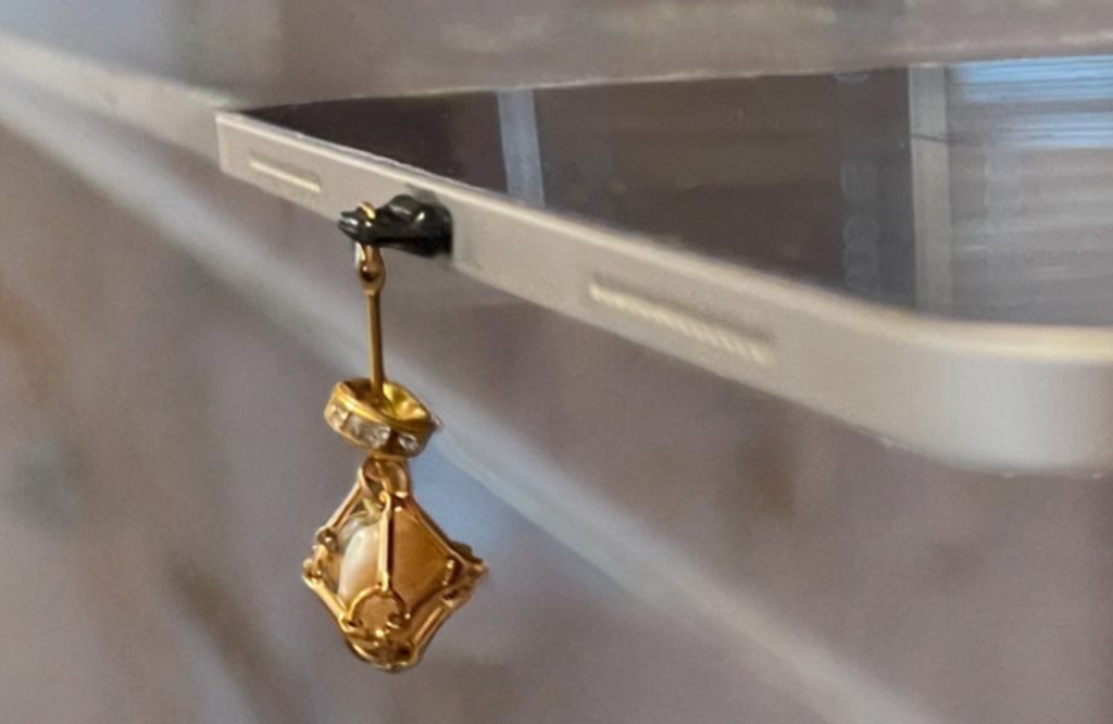 Petite Baroque Pearl USB-C Port Charm – Gold Toned Cage with Crystal Accent