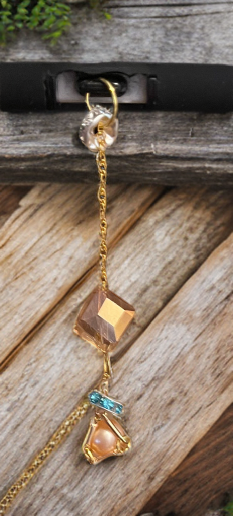 Petite Edison Pearl & Golden Gemstone USB-C Charm