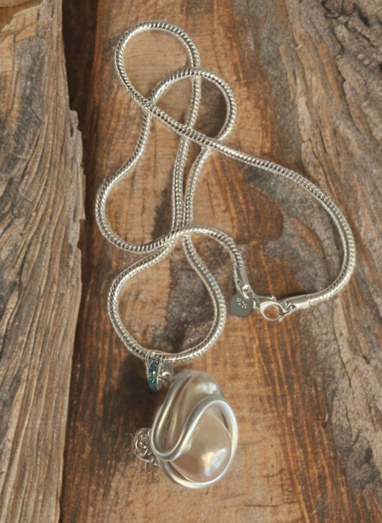 Elegant Baroque Pearl Pendant Necklace – Handcrafted 925 Sterling Silver with Crystal Accents