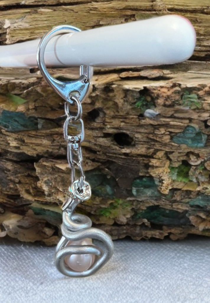 Handcrafted Edison Pearl Keychain with Crystal Accents